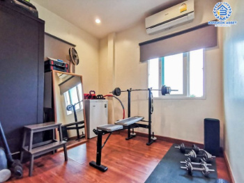 *****บ้านเดี่ยวมือสอง ม.เศรณี คาซ่า ดอนเมือง หลังมุม เนื้อที่ 55 ตร.ว. ฟังก์ชันโดน ๆ 3 ห้องนอน 3 ห้องน้ำ จอดรถได้ 2 คัน ได้พื้นที่ใช้สอยกว้าง ๆ บนใกล้สนามบินดอนเมือง ไม่ว่าจะเข้า-ออกทางไหนก็สะดวก เชื่อมต่อทางด่วน "ศรีสมาน" และรถไฟฟ้าสายสีแดง "สถานีดอนเมือง"